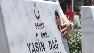 Şehit babalarının buruk Babalar Günü: “O bize gelemiyor, biz ona geldik”