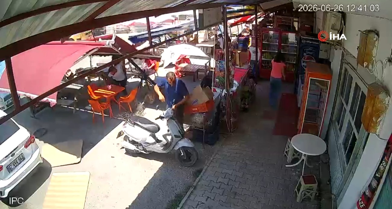 Serik’te hortum paniği: Tente müşterilerin üzerine çöktü, facia saniyelerle atlatıldı