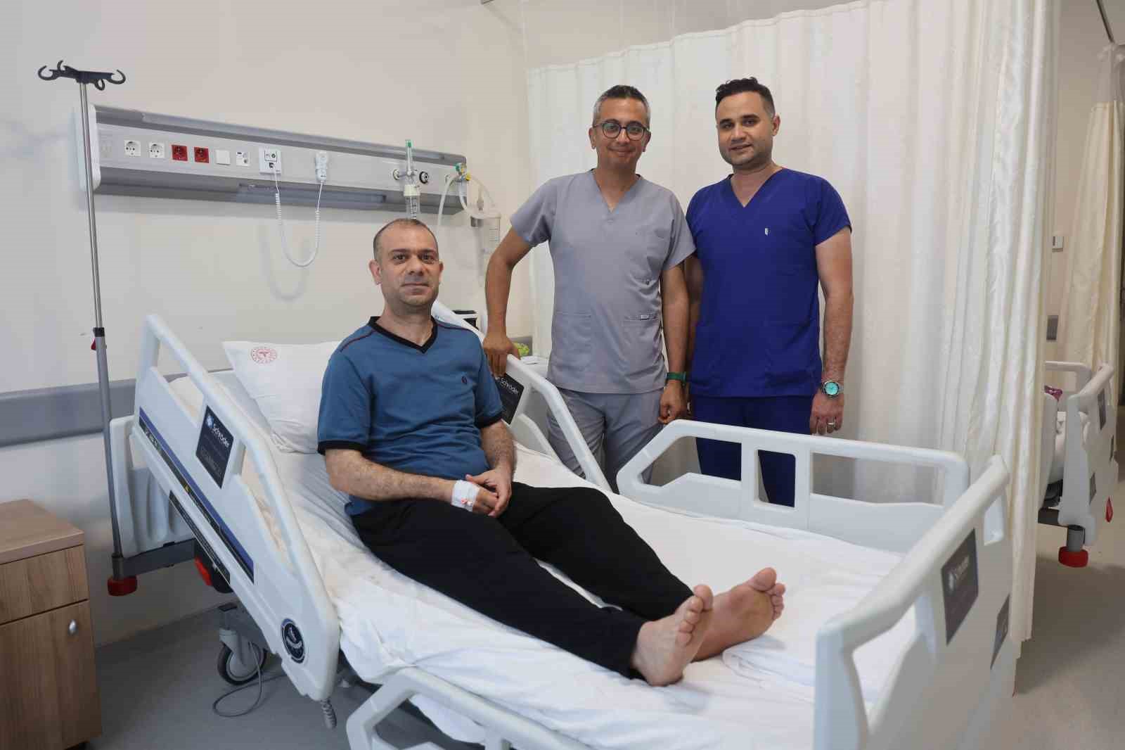 Sırtındaki 10 yıllık kitlenin içinden 1 buçuk kilogramlık tümör çıktı