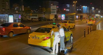 Şişli’de taksi şoförüne yolcu saldırısı: Ağır yaralanan taksici kalp krizi geçirdi