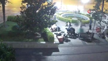 Sokak ringe döndü, yumruklar havada uçuştu