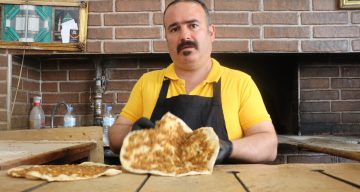 Ucuza lahmacun sattığı için şikayet edilen esnaf: “Yüzde 15 karla satıyorum”