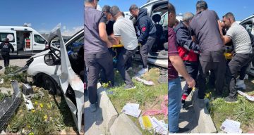 Van’da otomobiller çarpıştı: 4 ölü, 2 yaralı