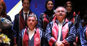 Yarım asrı devirdiler, cüppe giyip mezun oldular