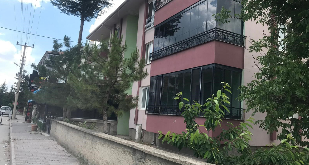 Yaşlı kadın evinde öldürüldü
