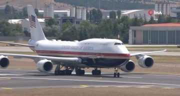 ABD Başkanı Donald Trump’ı taşıyan uçak Ankara’ya iniş yaptı