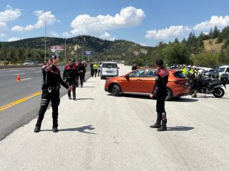 Ankara’da NATO Zirvesi öncesi atlı polisler devriye attı, trafik ve asayiş ekipleri yol kontrol uygulaması gerçekleştirdi