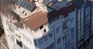 Antalya’da 5 katlı binanın terasındaki yangında can pazarı