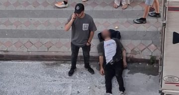 Arnavutköy’de akılalmaz anlar: Kafasını defalarca kamyonet kasasına vurup kendisini bayılttı
