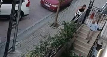 Avcılar’da park yeri tartışması kamerada