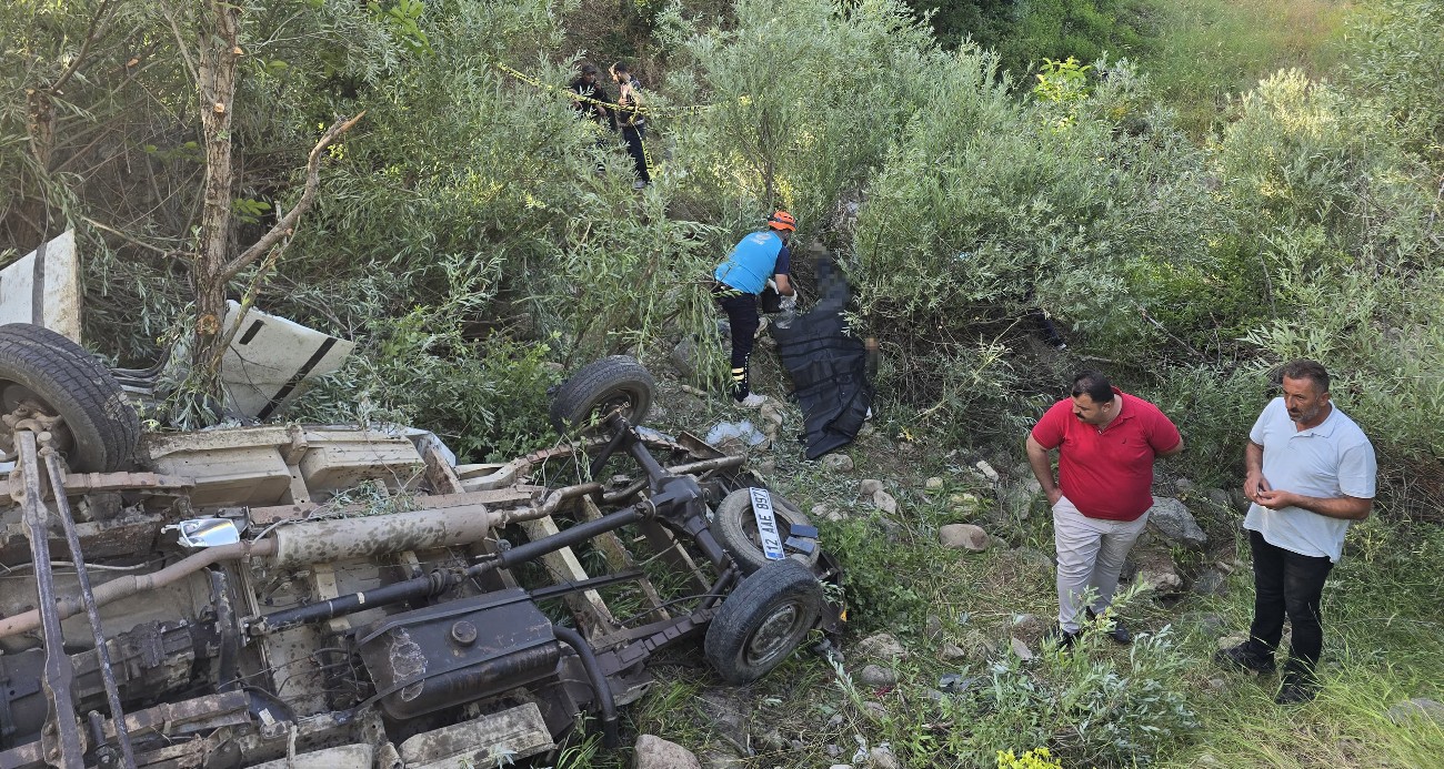 Bingöl’de pikap uçuruma yuvarlandı: 3 ölü, 2 yaralı
