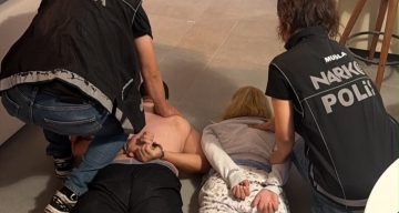 Bodrum’da uluslararası operasyon: Kırmızı bültenle aranan uyuşturucu taciri kıskıvrak yakalandı