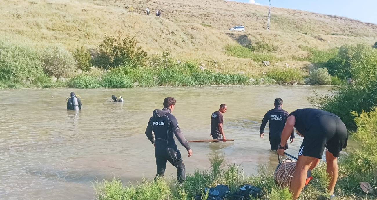 Bulanık’ta kahreden olay: Çaya düşen iki kardeşten biri yaşamını yitirdi, diğeri kayıp