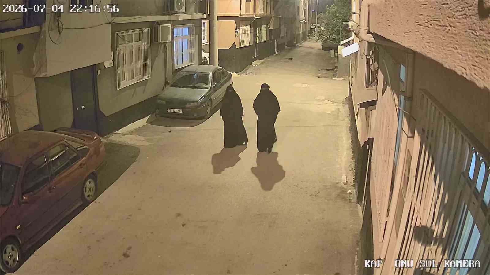 Çarşaf giyip keşif yaptılar, 40 dakikada servet çaldılar