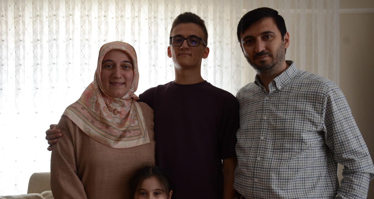 Destek olmak için birlikte sınava girdiği torunu tam puan aldı