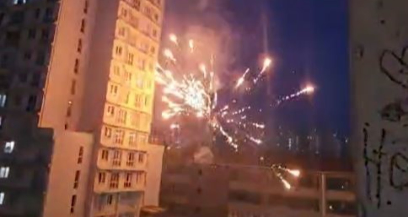 Esenyurt’ta havai fişek kavgası, iki aile birbirine girdi
