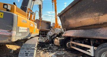 Freni bozulan ABB’ye ait hafriyat kamyonu iki kamyona çarptı, 2 işçi hayatını kaybetti