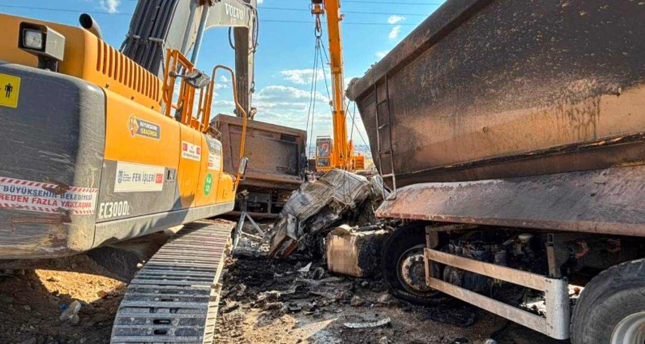Freni bozulan ABB’ye ait hafriyat kamyonu iki kamyona çarptı, 2 işçi hayatını kaybetti