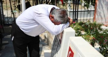 İkiz şehitlerin babası: “Allah bizi vatansız, yurtsuz bırakmasın”
