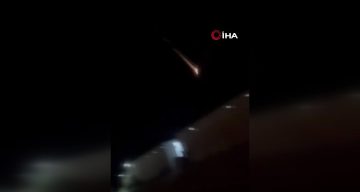 İran balistik füzelerinin Ürdün’deki askeri üssü vurduğu anların görüntüleri ortaya çıktı