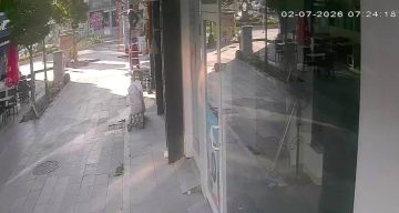İş yerine girebilmek için çıktığı merdiven sonu oldu
