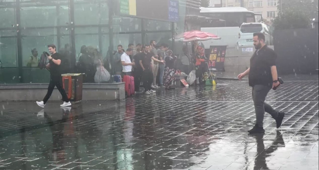 İstanbul güne yağmurla uyandı, kent bir nebze olsun serinledi