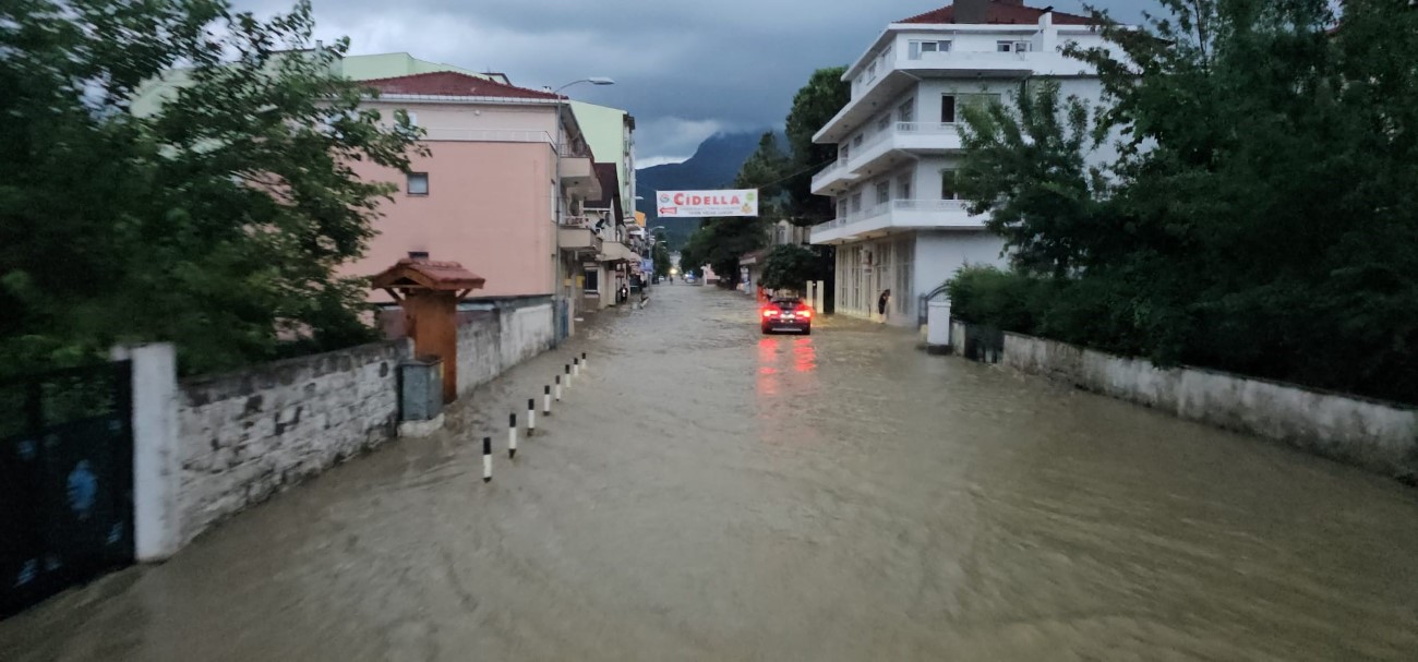 Kastamonu’yu sel vurdu: İş yerleri, evler ve araçlar su altında kaldı
