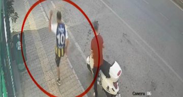 Kediye tekme atan şahıs kamerada