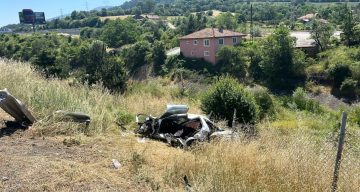 TEM Otoyolu’nda otomobil şarampole devrildi: 1 ölü, 3 yaralı