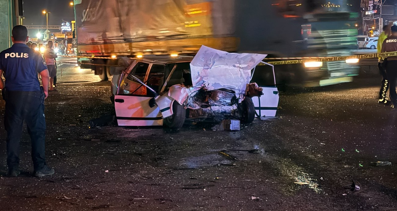 Tofaş, kağıt gibi ezildi: 1 ölü, 3 yaralı