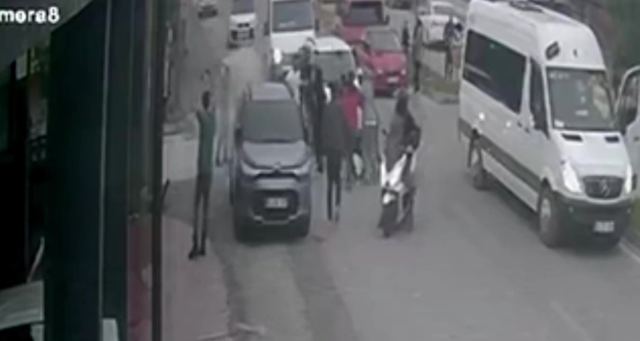 Trafik kazası sonrası çıkan kavgaya tazyikli su müdahalesi