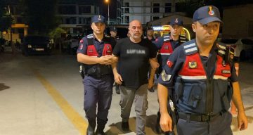 Yönetmen Ezel Akay ve kardeşi gözaltına alındı