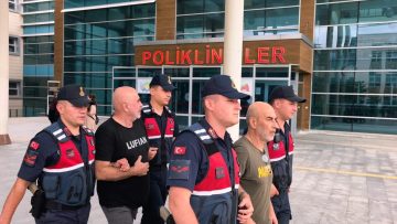 Yönetmen Ezel Akay’a adli kontrol şartı, kardeşi tutuklandı