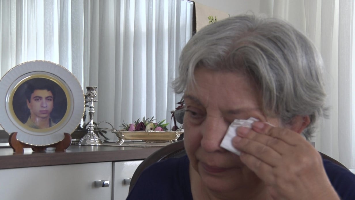 18 mezar açtırdı, oğlunun cenazesine ulaştı