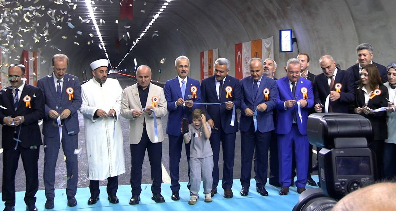 Abdulkadir Uraloğlu: “Çamlıhemşin tüneli ve Ayder yoluyla yıllık 772 milyon lira tasarruf sağlayacağız”