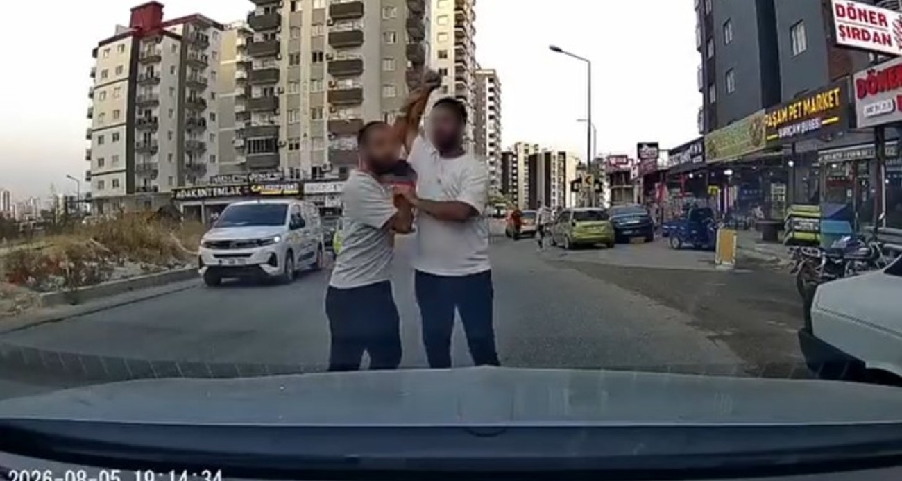 Adana’da trafikte yol verme yüzünden tartıştığı sürücüye testere ile saldıran şüpheli tutuklandı