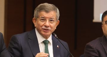 Ahmet Davutoğlu, Gelecek Partisi’nin siyasi faaliyetlerini sonlandırma kararı aldıklarını duyurdu