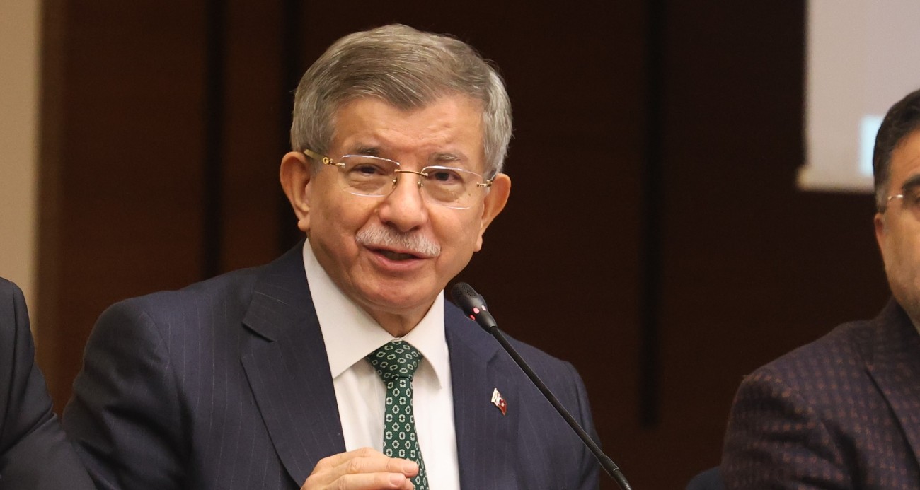 Ahmet Davutoğlu, Gelecek Partisi’nin siyasi faaliyetlerini sonlandırma kararı aldıklarını duyurdu
