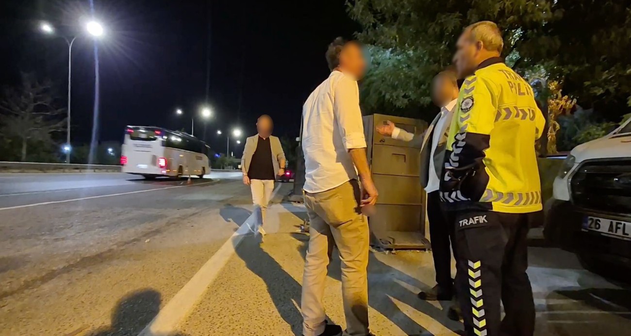 Alkollü sürücünün aracını teslim almaya gelen yakını da alkollü çıktı