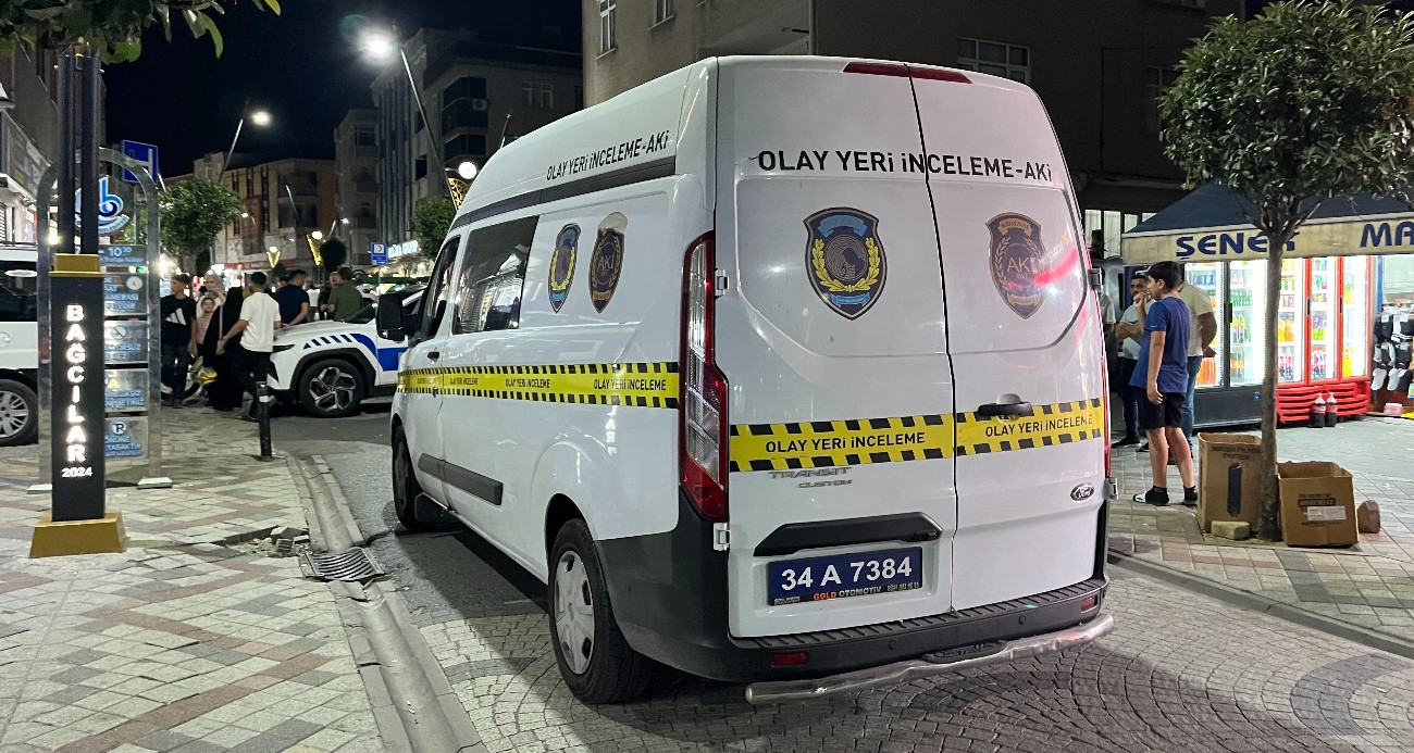 Bağcılar’da komşusunu bıçaklayıp, sokağa rastgele ateş açtı: 4 yaralı