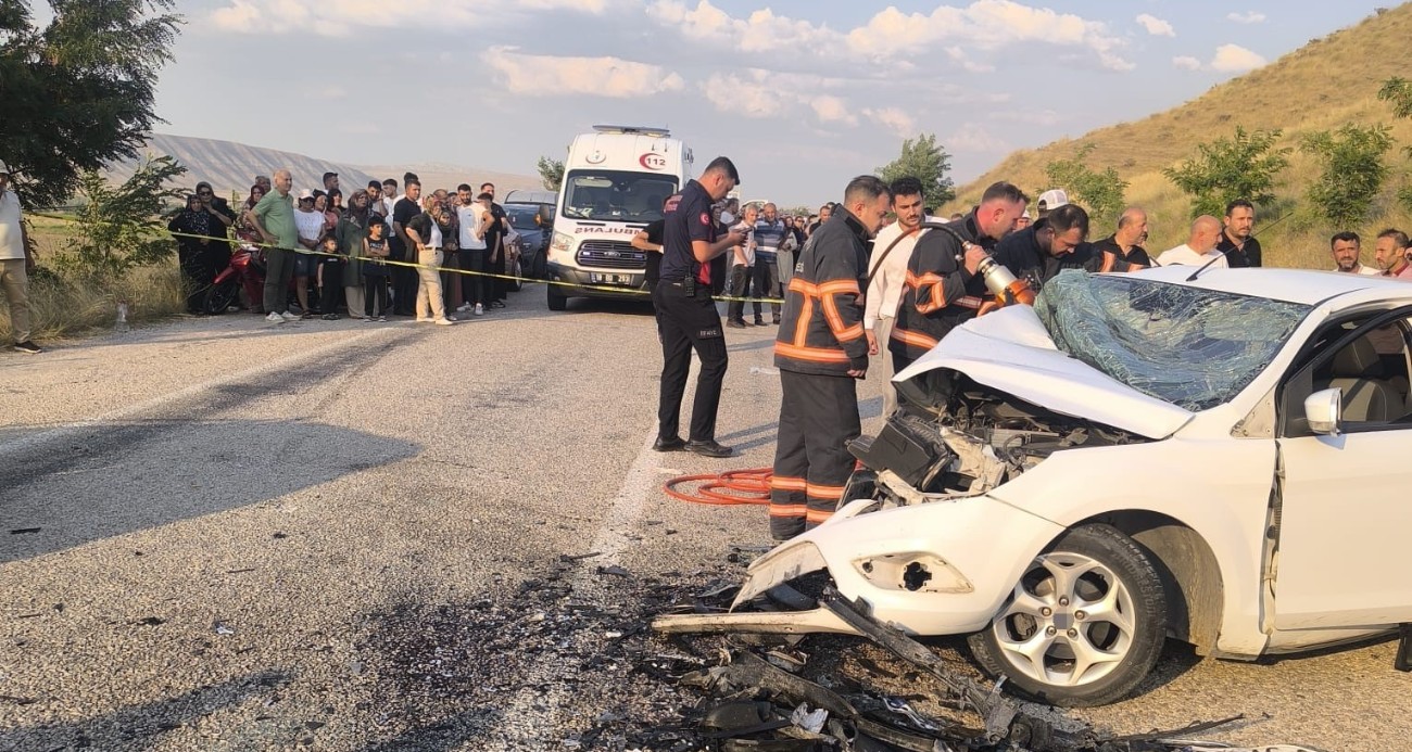 Çankırı’da iki otomobil çarpıştı: 1 ölü, 6 yaralı