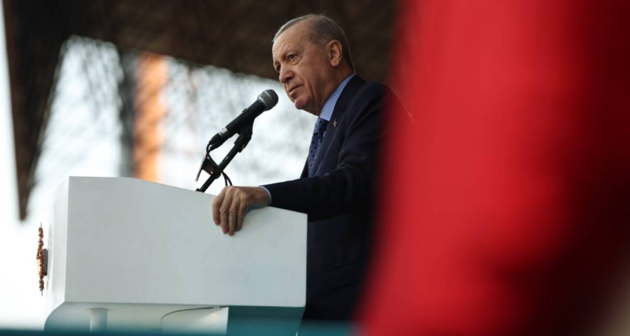 Cumhurbaşkanı Erdoğan: “Birileri 30 yıl öncesinin kodları içinde gelişmeleri ele almaya çalışırken, biz yeni sistemin kutup başlarından biri olmak için ne gerekiyorsa onu yapıyoruz”