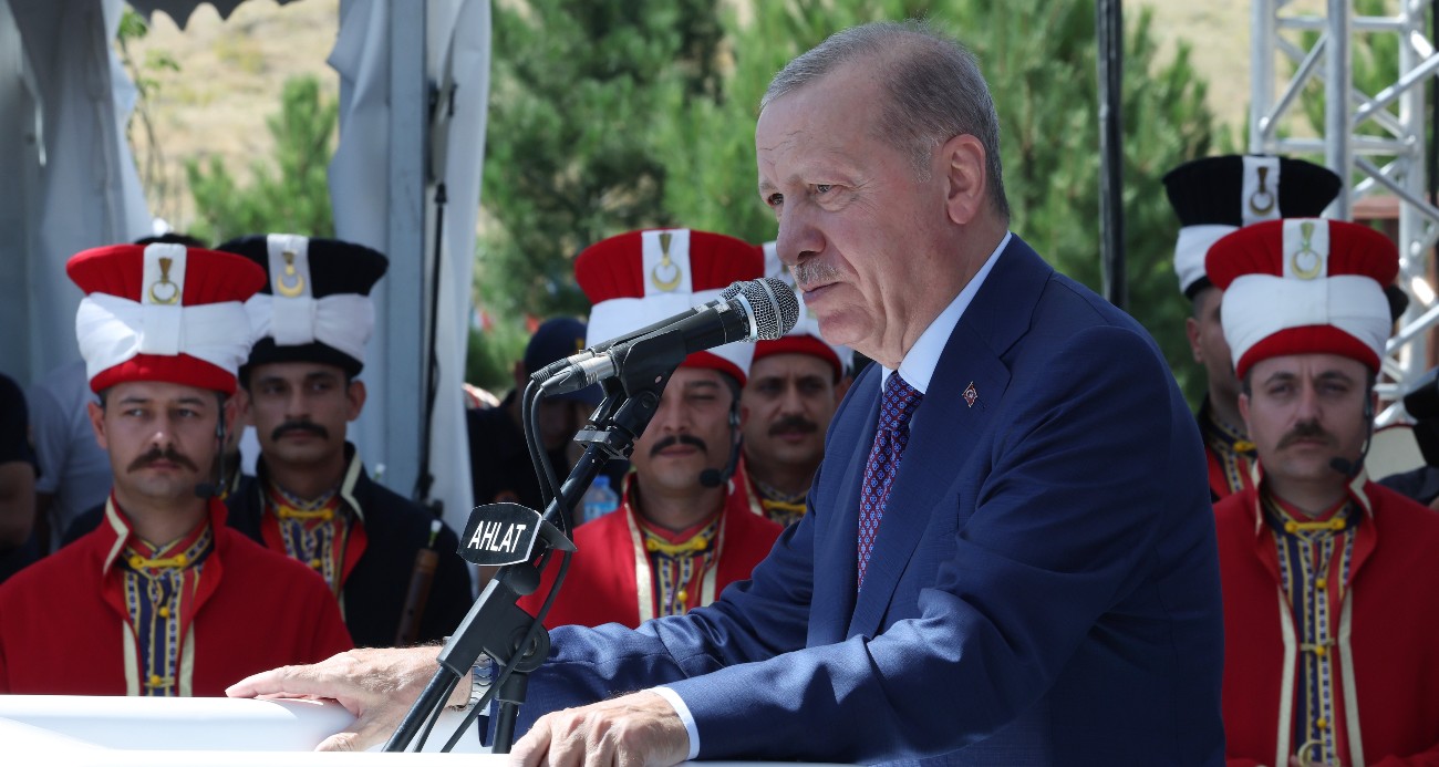 Cumhurbaşkanı Erdoğan: “Türkler, Kürtler, Araplar olarak kardeşçe kucaklaşmamızı engelleyemezsiniz”