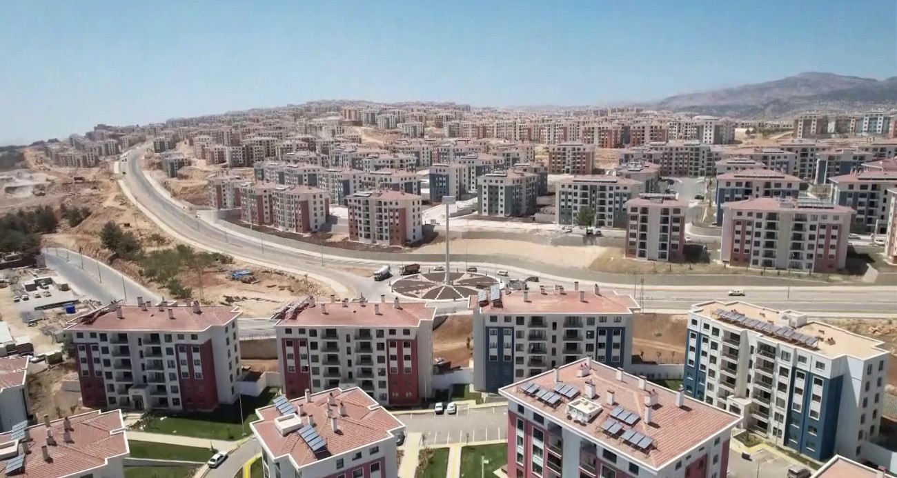 Deprem konutlarıyla yeni bir şehir inşa edildi