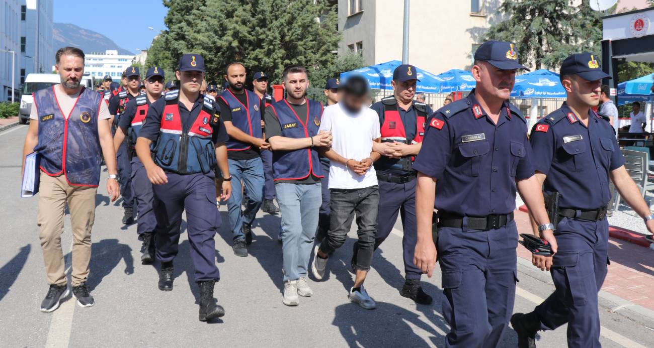 Dolandırıcılar, kuryelerini sosyal medyadan verilen ‘günlük dolgun ücretli’ iş ilanlarıyla bulmuş