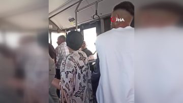 Durakta durmadığı iddia edilen İETT şoförüyle yolcu arasında tartışma çıktı: “Sefere devam etmeyeceğim”