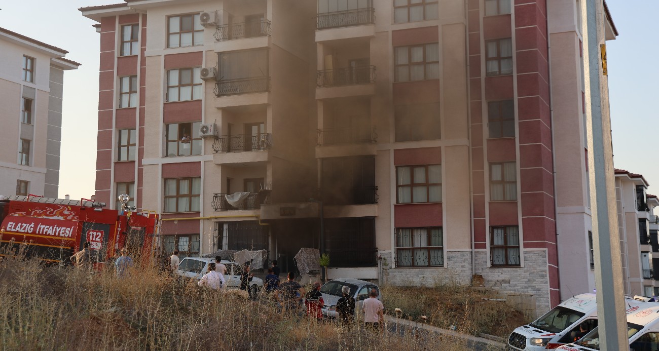 Elazığ’da binanın bodrum katında yangın: 12 kişi dumandan etkilendi, 16 kişi kurtarıldı
