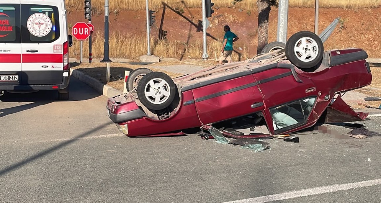 Elazığ’da kaza yapan Tofaş takla attı: 3’ü çocuk 7 yaralı