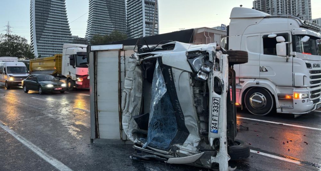 Esenyurt’ta 11 araç kazaya karıştı: 2′ ağır 6 yaralı