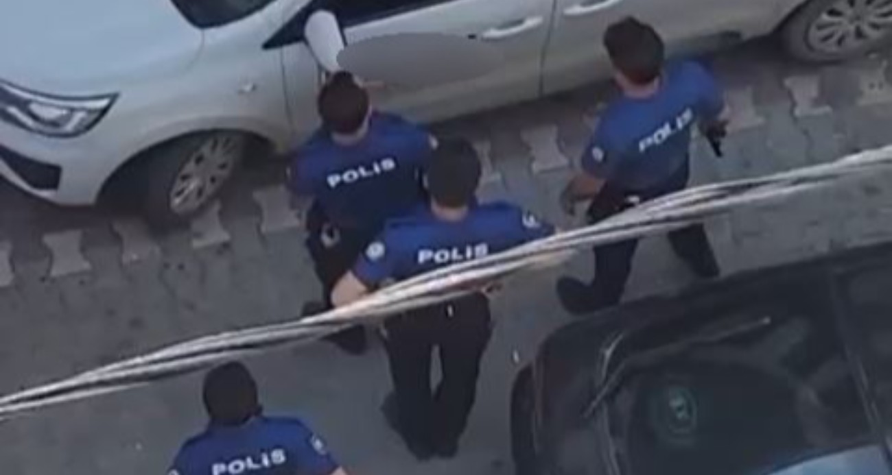 Esenyurt’ta bıçakla vatandaşları tehdit edip, korku dolu anlar yaşattı